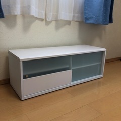 決まりました。　　中古　白色のテレビ台　扉付き