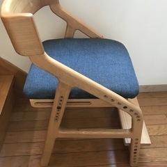 学習椅子　E-TOKO イイトコ 座面足元調整可能