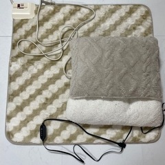 【ネット決済】電気カーペット、クッション、毛布類