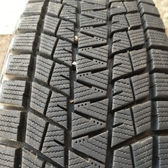 215 70 16 デリカd5タイヤ