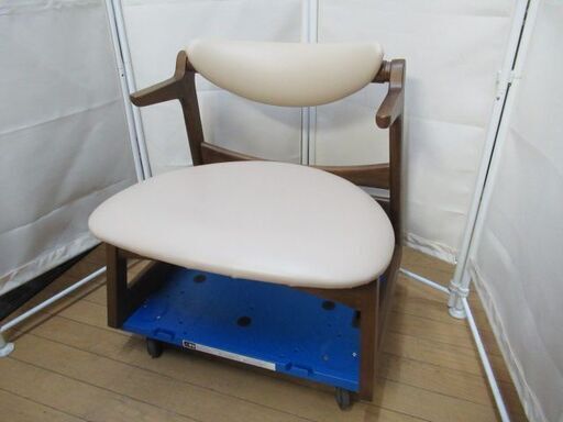 座椅子/キャスパーチェア/CAチェア/肘掛け/起立木工/ラバーウッド/回転式背もたれ/天然無垢/570×604×545mm/300R-BE/良品/中古品/JKN6406/