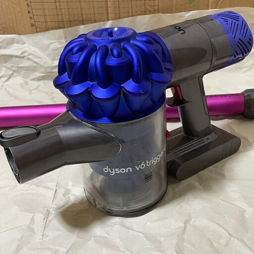 ★dyson ハンディクリーナー V6トリガーHH08