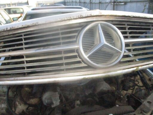 メルセデス―ベンツー126-500SEC-ボンネツトグリル販売 MB-126-500SEL