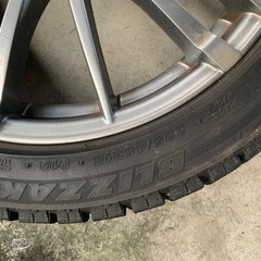 ブリジストン　ブリザック  R18 スタッドレスタイヤ　扁平　4本セット