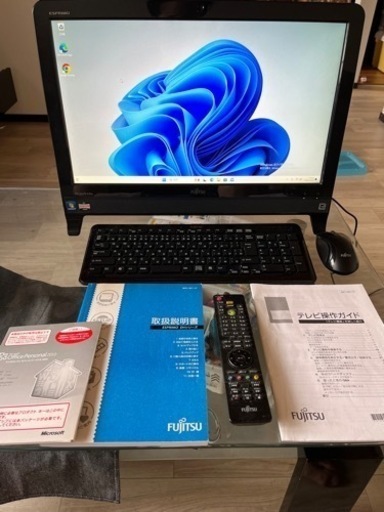デスクトップパソコン　Windows11  富士通　FMVE30HTB