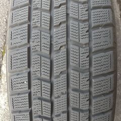 スタッドレスタイヤ４本アルミホイル付き：195-65-R15