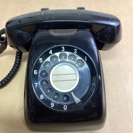 レトロ黒電話　黒電話　アンティーク　ダイヤル式　600-A インテリア（C6）