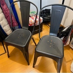 椅子　2つ