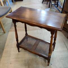 愛品倶楽部柏店】カリモク サイドテーブル(花台) コロニアル