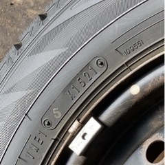 145／80R13ダンロップ スタッドレス バリ溝
