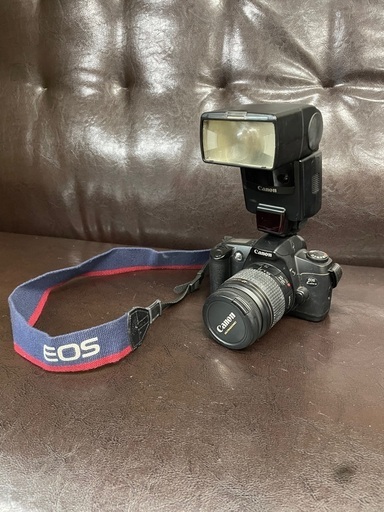 フイルム一眼レフCanon EOS Kiss ストロボ付き