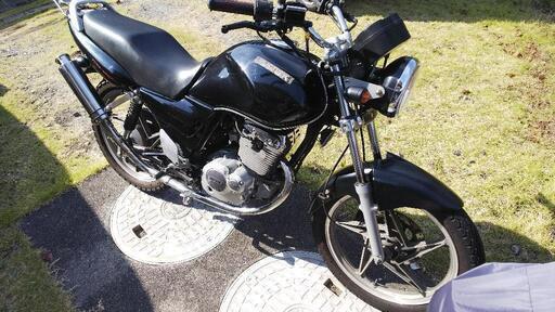 スズキEN125