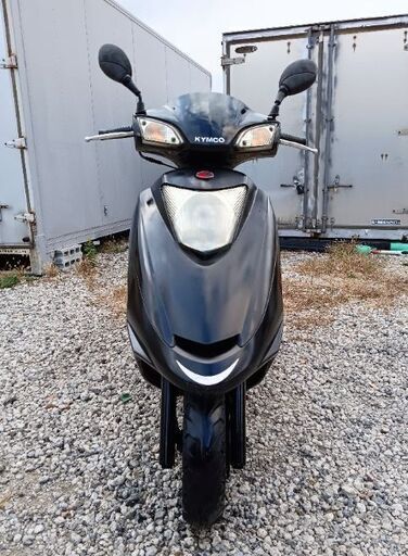 優れたエンジン。  (KYMCO )キャプチャー125. エンジンオイルは新品です。 シートカバーは新品です。 サイドスタンド付き。 フロントディスクブレーキ付き。 とても速いバイク。  25203キロ。
