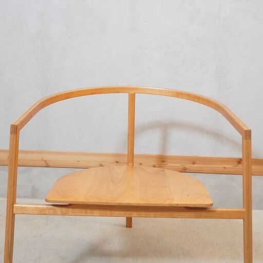 福井県のオーダー家具を手掛けるNIWATORI Works(ニワトリワークス)のWIW-002 チェリー材 ラウンジチェアです。木製のナチュラルで美しい曲線フレームが特徴的なアームチェアです♪DK237