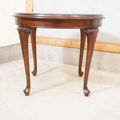 maruni(マルニ)ベルサイユシリーズの猫脚 ガラステーブルです