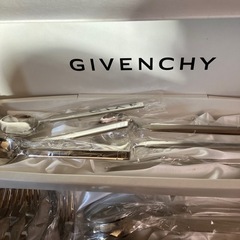 givenchy スプーンとフォークセット