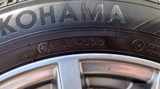 値下げしました！YOKOHAMAスタットレスタイヤIG60 185/60/15　ホイール、タイヤ共に新品です。