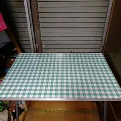 昭和レトロな食堂風テーブル