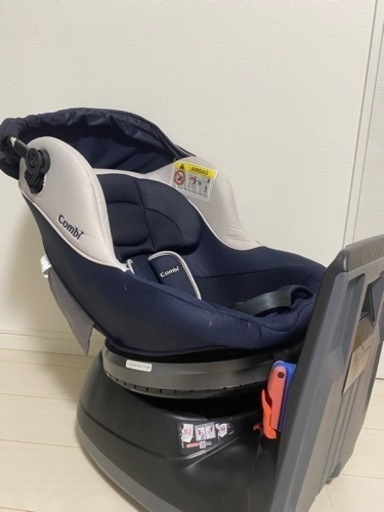 コンビ　チャイルドシート  Combi クルムーヴ