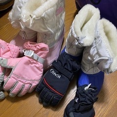 幼児用スキー靴、手袋