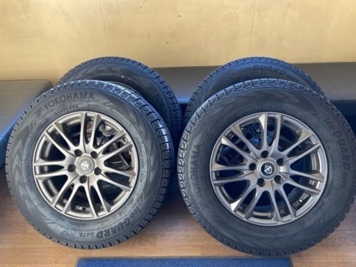 2 TOYO 215/70R16 2020年製 9分目 愛らしい スタッドレス