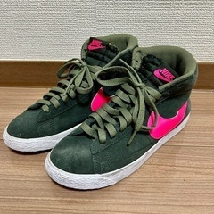 NIKE スニーカー