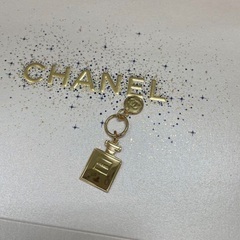 CHANEL 。限定ボトル限定チャーム。1点のみ。シャネル。非売...