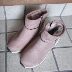 23㎝くらい（Ｓサイズ）　レディース　ショートブーツ　温かい靴　