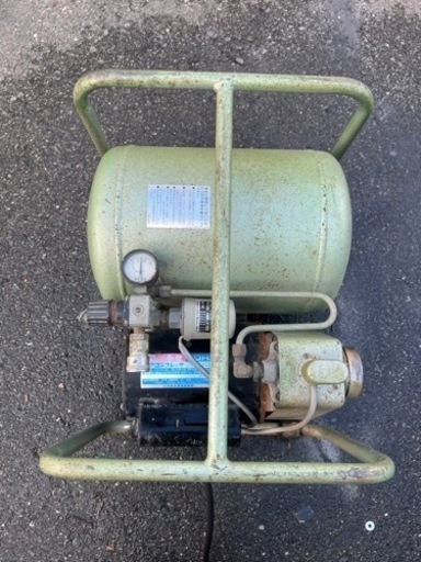マキタ　エアコンプレッサー　100V