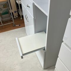 受付終了】スタイリッシュでスリムな食器棚 【極美品】即日配送可能♬日時