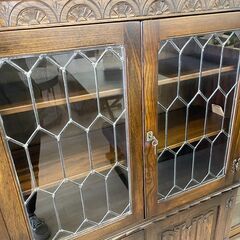 100年前のガラスをそのまま使用　イギリスアンティーク　キャビネット　神戸家具