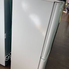 三菱　2ﾄﾞｱ冷蔵庫　HG-1256