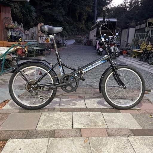 【3977】折り畳み　20インチ　8,300円（防犯・税込）