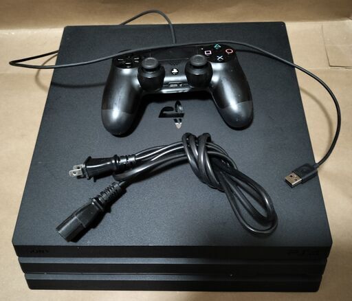 中古 PS4 Pro CUH-7000 内蔵HDDを2TBに換装済み FW 10.50