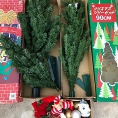 クリスマスツリー2本と飾り