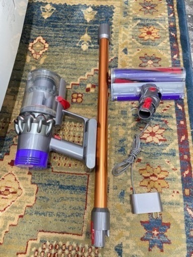 配送可能　保証付き　Dyson Cyclone V10 Fluffy SV12