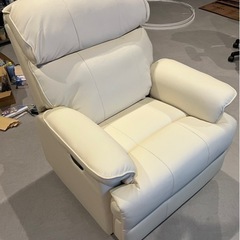 8万円で購入した新品未使用！寝心地抜群！リクライニングソファ！サロンなどにいかがですか？
