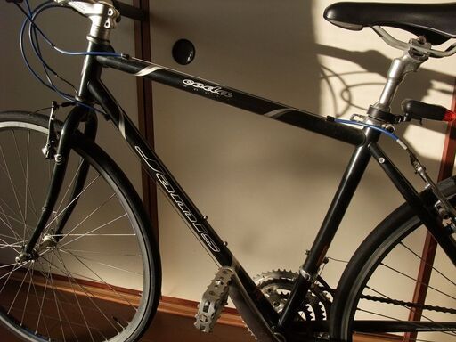 D766 ☆16800円☆整備済み クロスバイク中古自転車 【OSSO ブラウン