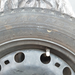 P.C.D110　15インチ　スチールホイール・ホイールキャップ・スタッドレスタイヤ4本セット