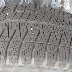 P.C.D110　15インチ　スチールホイール・ホイールキャップ・スタッドレスタイヤ4本セット