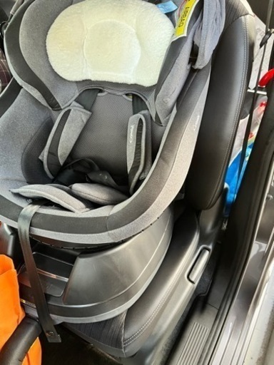 コンビ・クルムーヴ シートベルト固定式 コンビ チャイルドシート