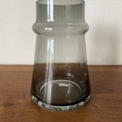 【お渡し先決まりました】フラワーベース　花瓶　