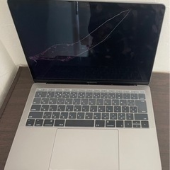 MacBook Pro 2017年製　（画面破損）ハードカバー等...