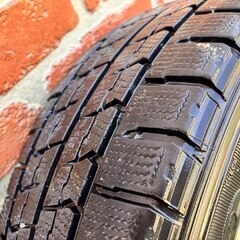 スタッドレスタイヤ 215/65 R16　4本＋16インチ5つ穴 アルミホイール＋ナット20個セット