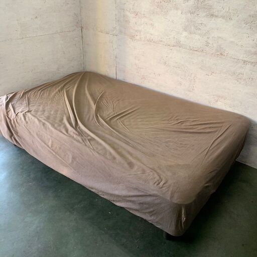 【ジモティ限定特価】 セミダブルベッド　足付きマットレス