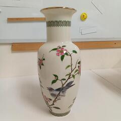 伊万里焼　柴田陶器の花瓶　高級色絵