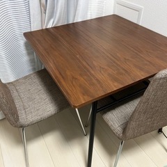 テーブルと椅子（ニトリ）