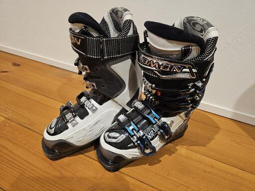 サロモン スキーブーツ 22～22.5cm Salomon T3 スキー ブーツ 22-22.5