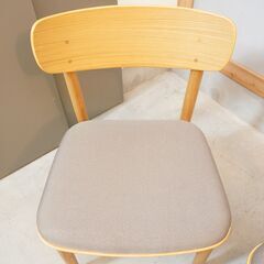 人気の無印良品(MUJI)のオーク無垢材を使用したリビングダイニングチェア 2