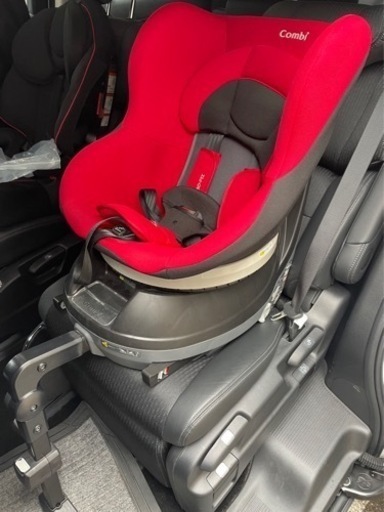 チャイルドシート  コンビ　クルムーヴISOFIX　ブラックレッド